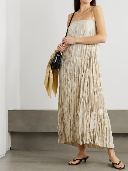 Crinkle Midi Dress – Luchtige Luxe met Spaghetti Bandjes